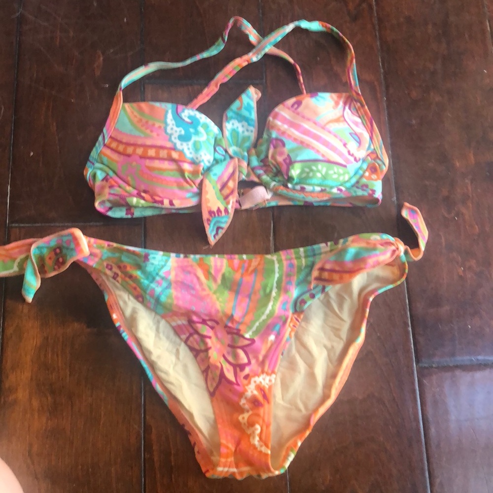 Victoria’s Secret bikini